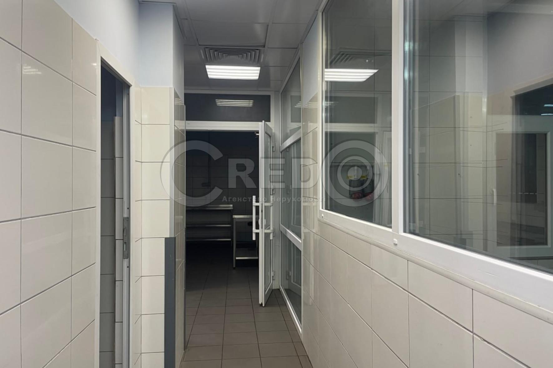 Оренда торговельного приміщення 207 м², Комерційна вул.
