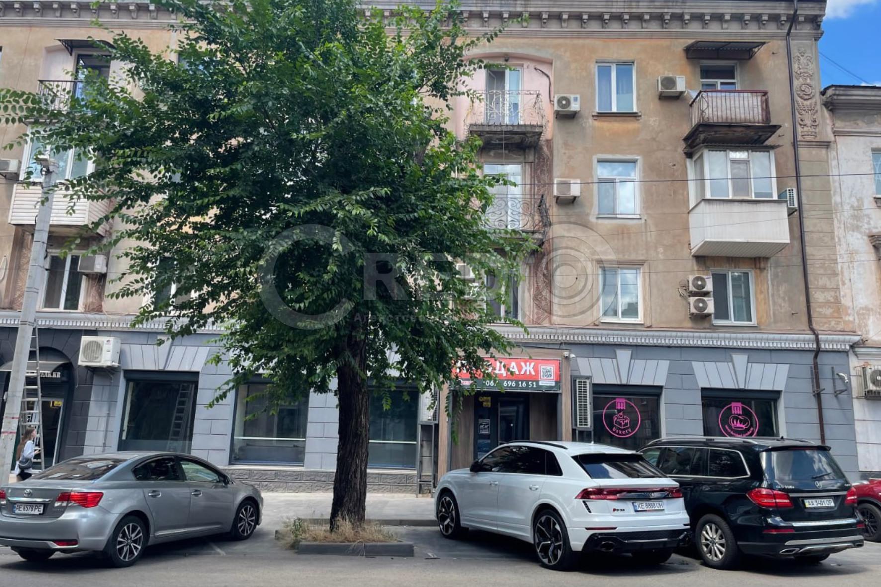 Оренда торговельного приміщення 207 м², Комерційна вул.