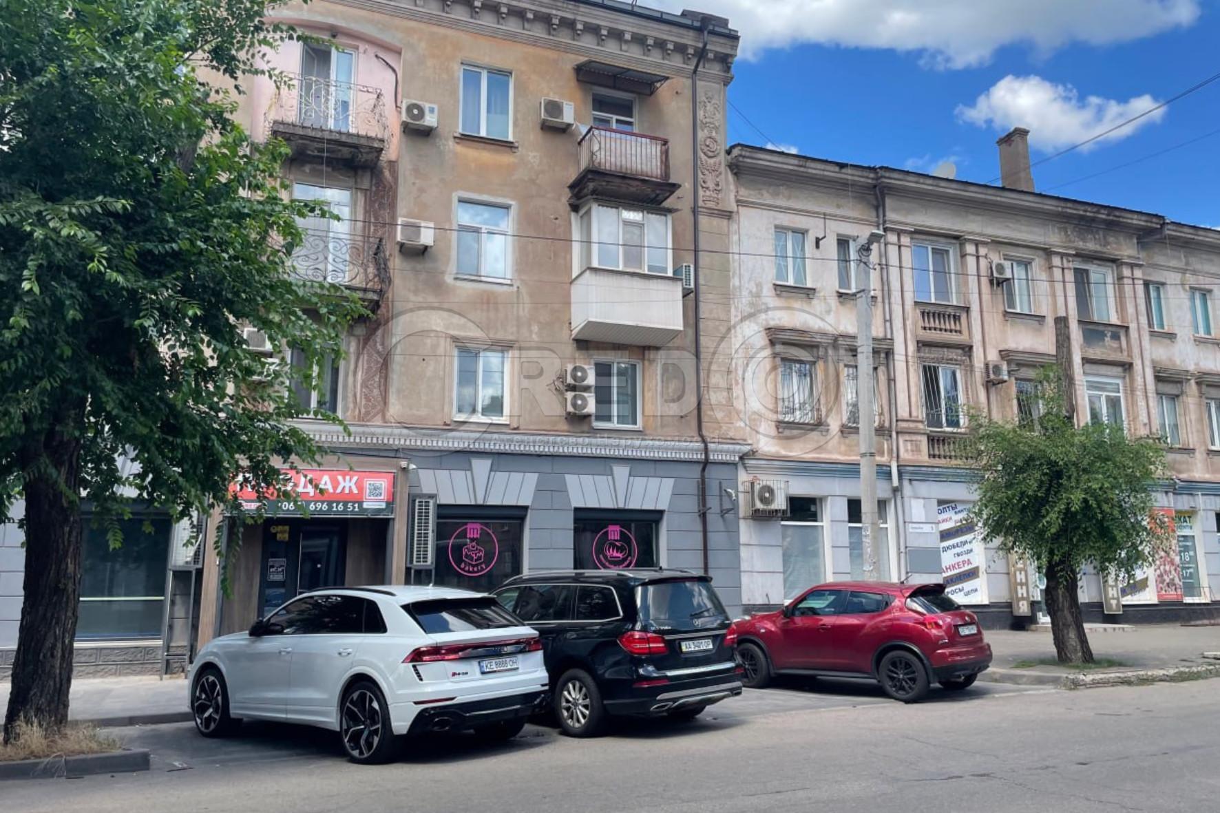 Оренда торговельного приміщення 207 м², Комерційна вул.