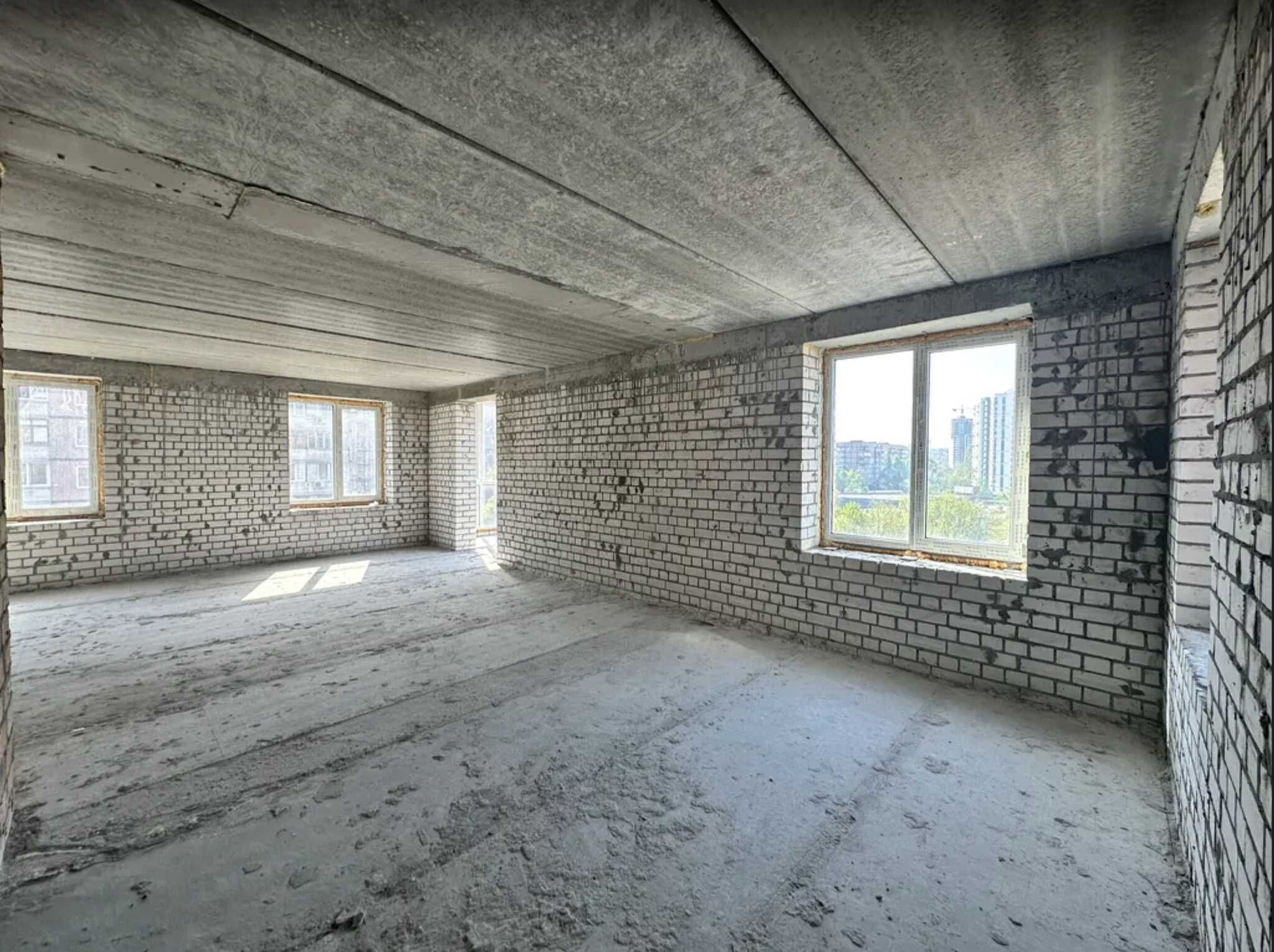Продаж квартири з вільним плануванням 65.3 м², Мандриківська вул.