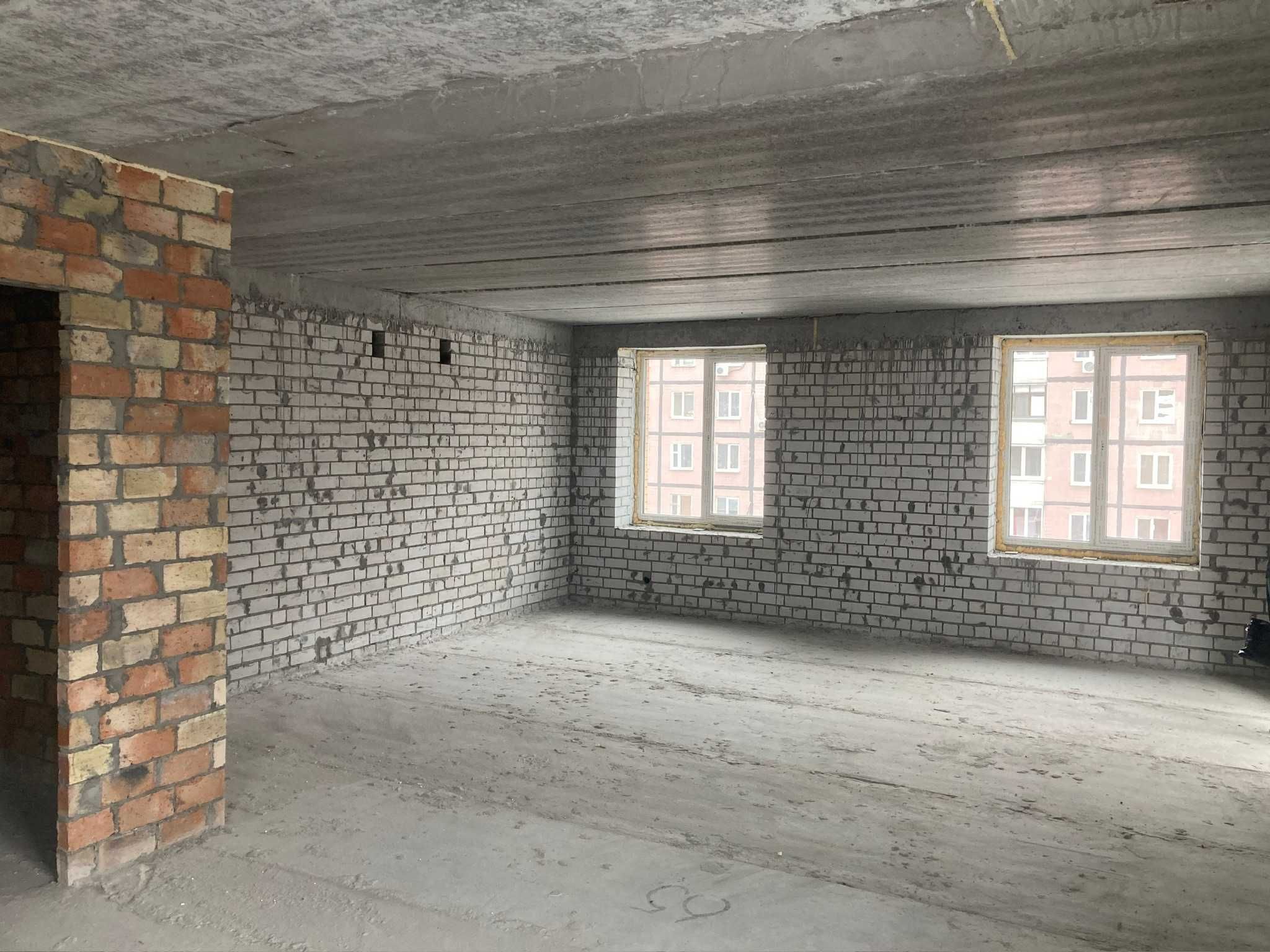 Продаж квартири з вільним плануванням 65.3 м², Мандриківська вул.