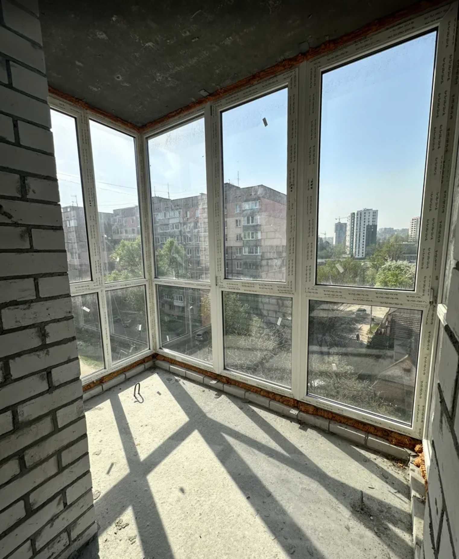 Продаж квартири з вільним плануванням 65.3 м², Мандриківська вул.