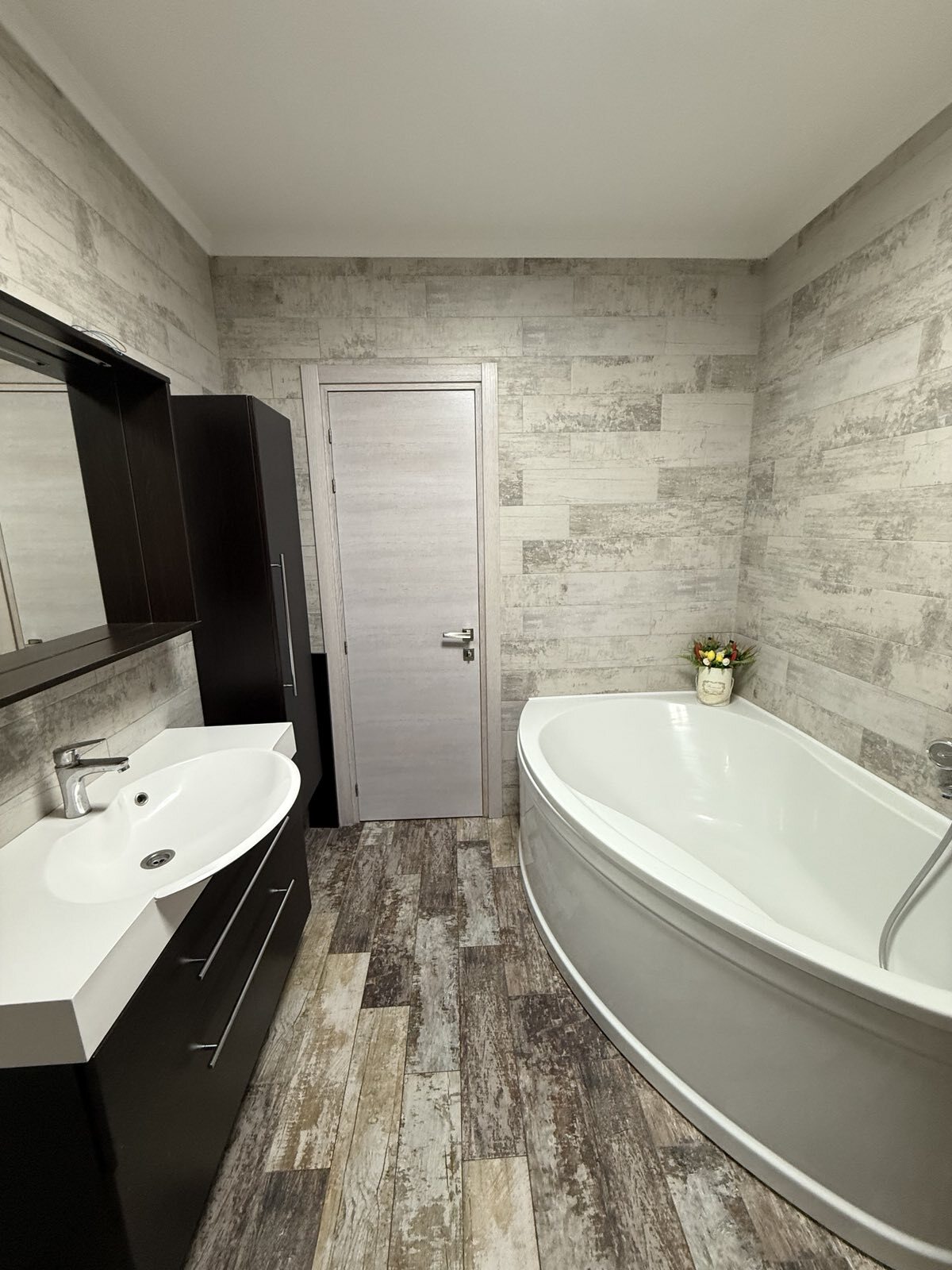 Продажа 3-комнатной квартиры 86 м², Сурикова 2-й пер., 2А