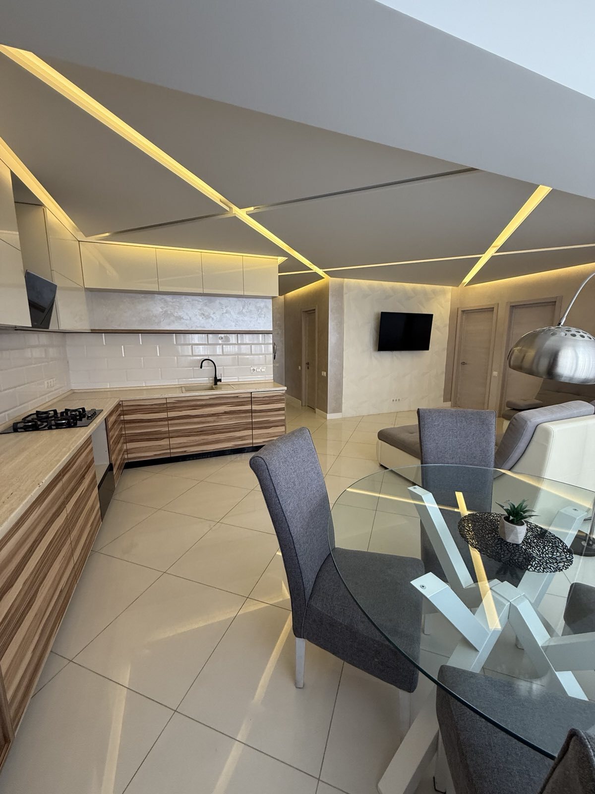 Продажа 3-комнатной квартиры 86 м², Сурикова 2-й пер., 2А