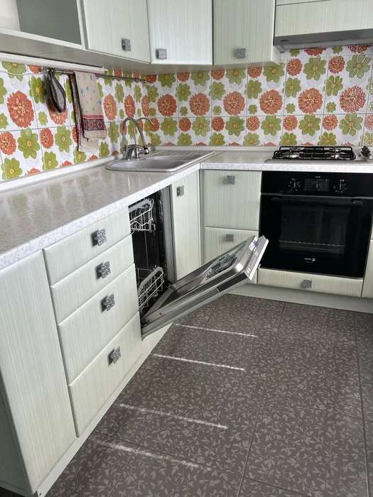 Продажа 3-комнатной квартиры 63 м², Павла Тычины просп., 11