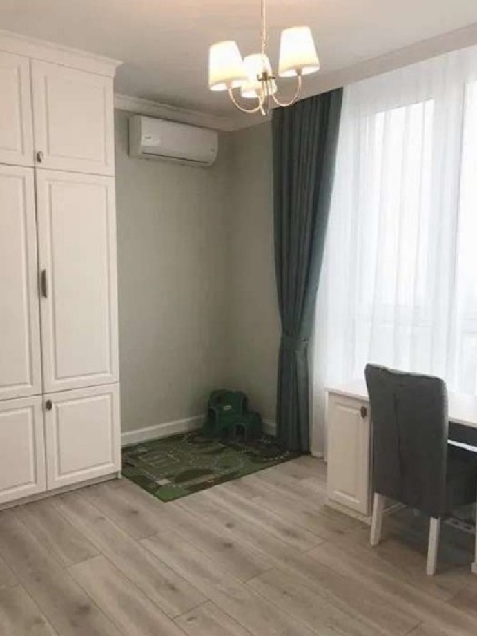 Продажа 3-комнатной квартиры 100 м², Маршала Конева ул., 12