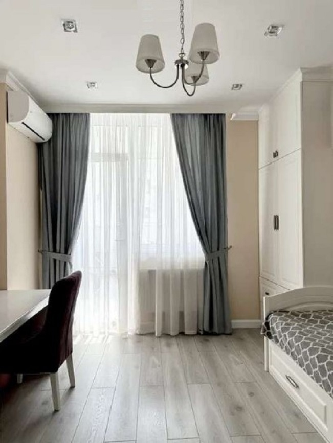 Продажа 3-комнатной квартиры 100 м², Маршала Конева ул., 12