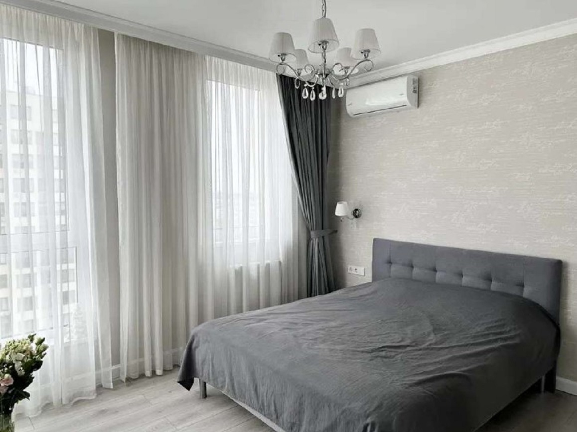 Продажа 3-комнатной квартиры 100 м², Маршала Конева ул., 12