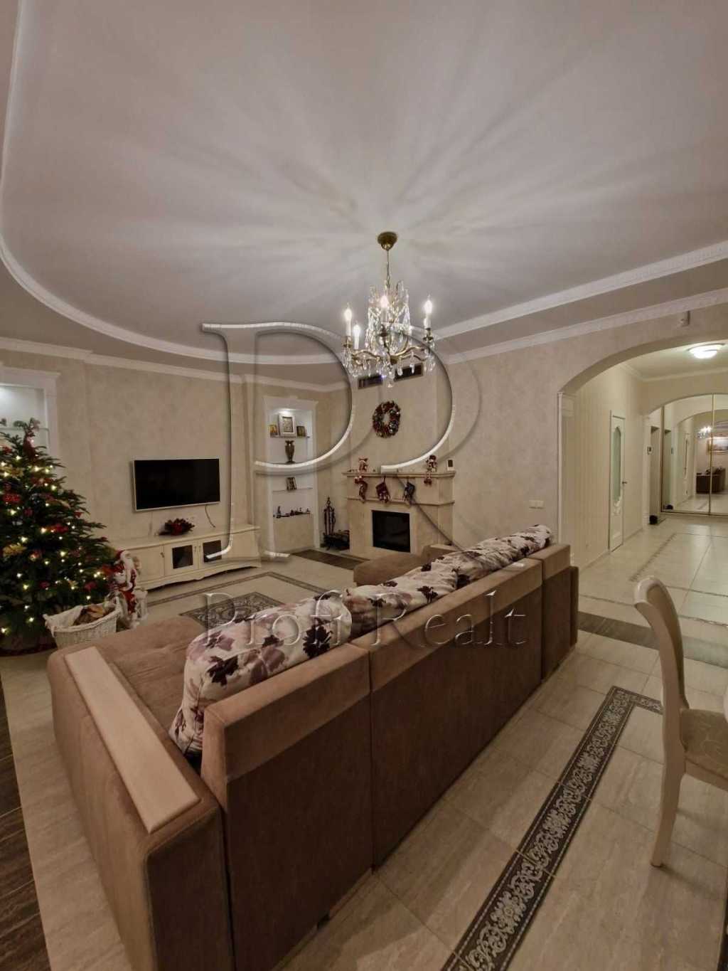 Продаж будинку 215 м², Богатирська вул.