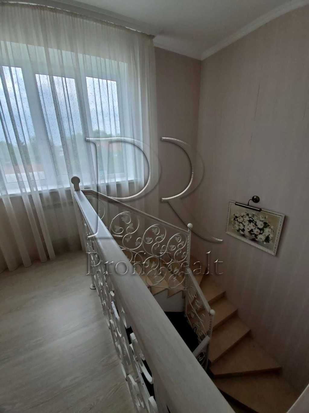 Продаж будинку 215 м², Богатирська вул.