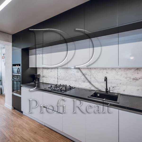Продажа 2-комнатной квартиры 81 м², Радистов ул., 34Н