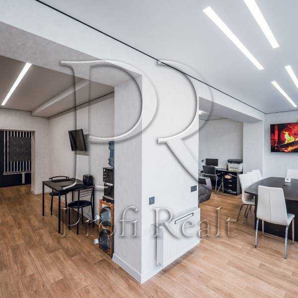 Продажа 2-комнатной квартиры 81 м², Радистов ул., 34Н