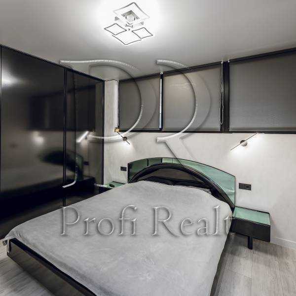Продажа 2-комнатной квартиры 81 м², Радистов ул., 34Н