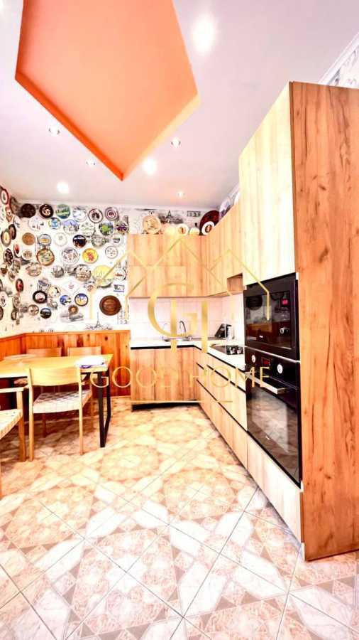 Продаж будинку 189.6 м², Учительська вул., Будівельників