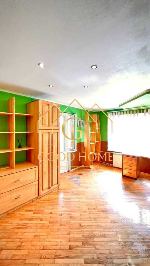 Продаж будинку 189.6 м², Учительська вул., Будівельників