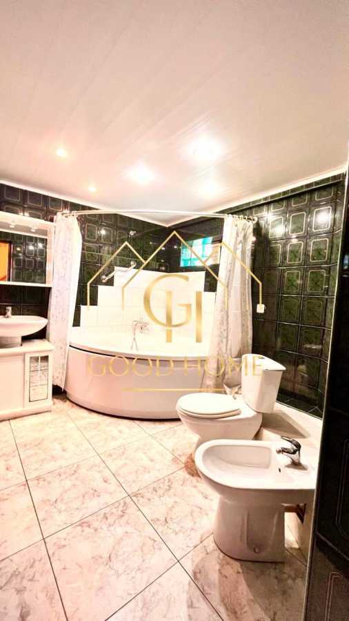 Продаж будинку 189.6 м², Учительська вул., Будівельників