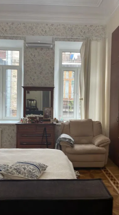 Продажа 3-комнатной квартиры 92 м², Греческая ул.