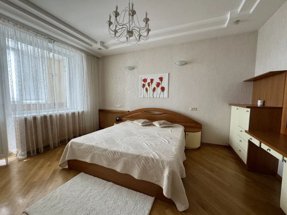 Продаж 4-кімнатної квартири 150 м², Леваневського пров.