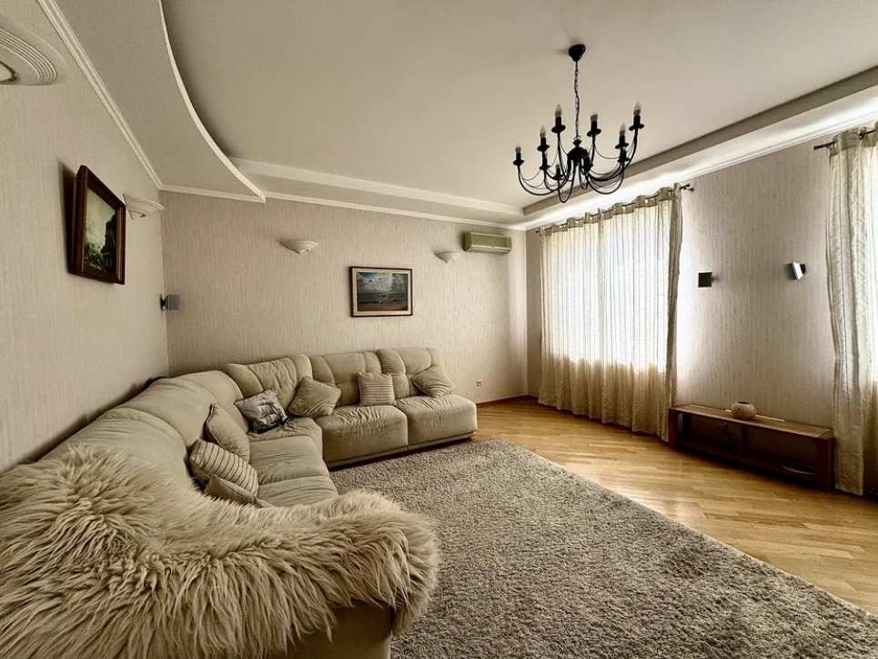 Продаж 4-кімнатної квартири 150 м², Леваневського пров.