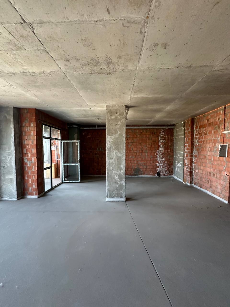 Продаж квартири з вільним плануванням 70 м², Першозванівська вул.