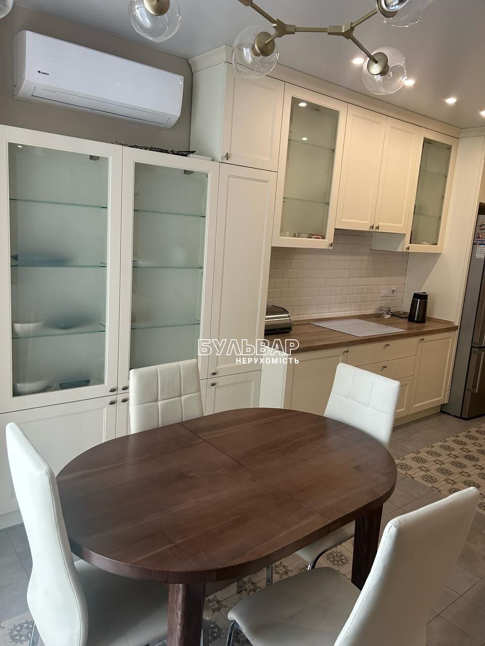 Продажа 4-комнатной квартиры 90 м², Домостроительная ул., 11