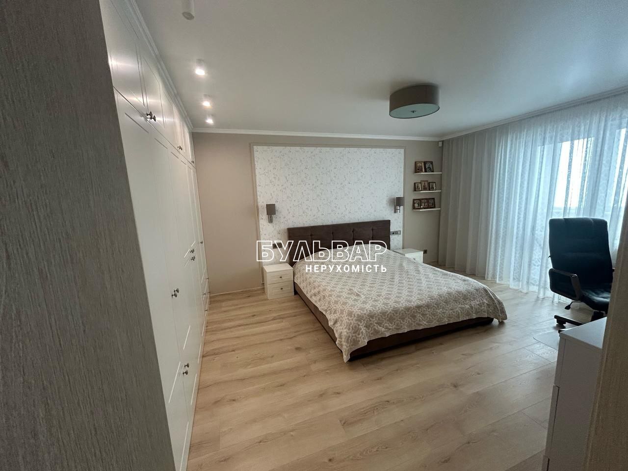 Продажа 4-комнатной квартиры 90 м², Домостроительная ул., 11