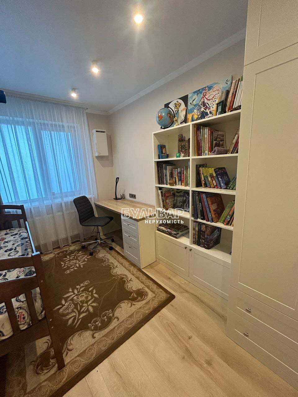 Продажа 4-комнатной квартиры 90 м², Домостроительная ул., 11