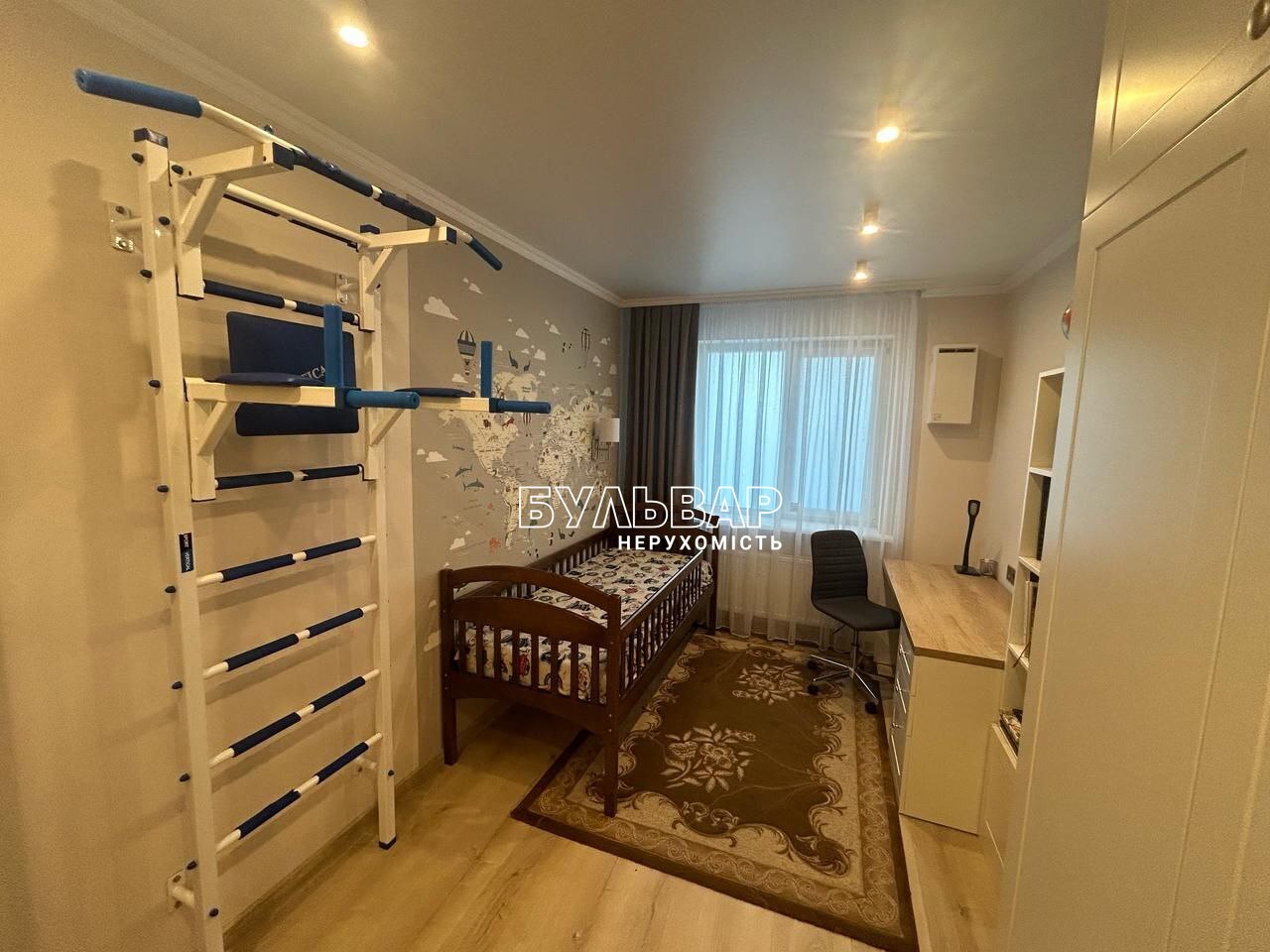 Продажа 4-комнатной квартиры 90 м², Домостроительная ул., 11