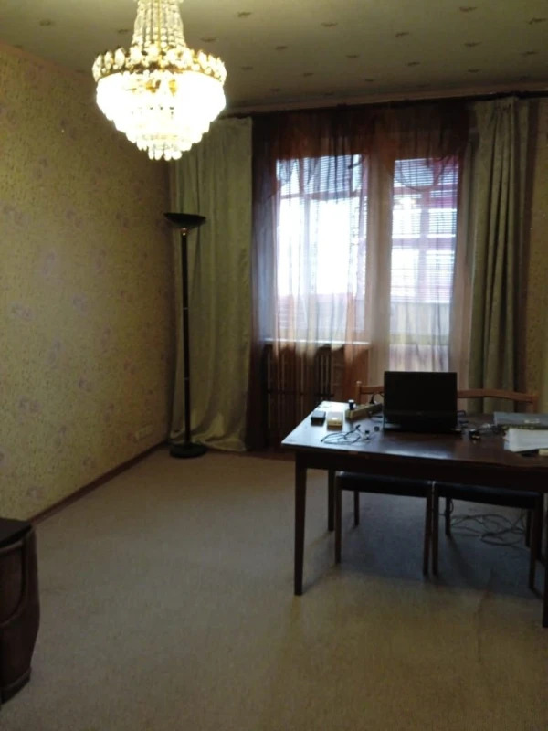 Продаж 3-кімнатної квартири 64 м²