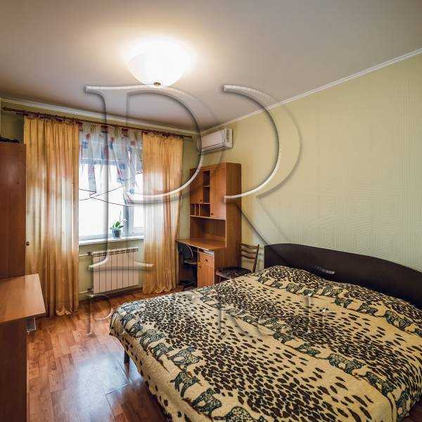 Продажа 3-комнатной квартиры 72 м², Академика Глушкова просп., 45