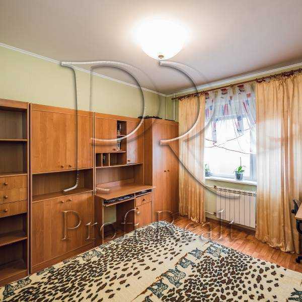 Продажа 3-комнатной квартиры 72 м², Академика Глушкова просп., 45