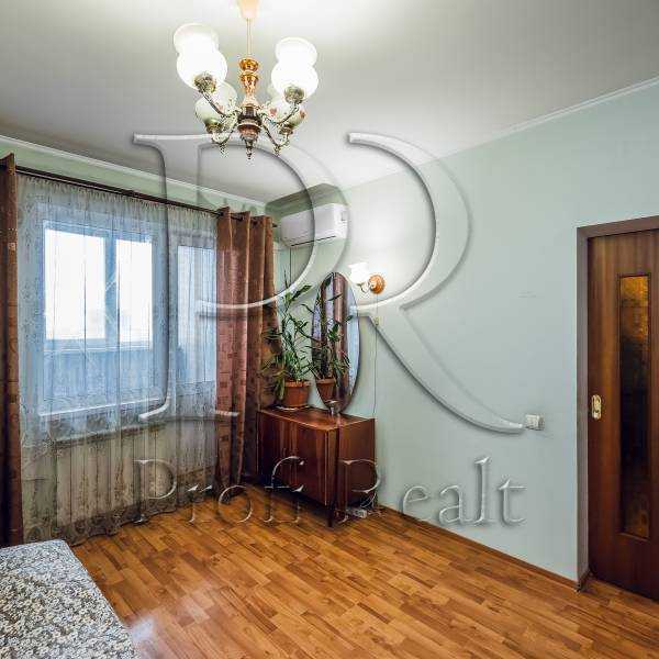 Продажа 3-комнатной квартиры 72 м², Академика Глушкова просп., 45