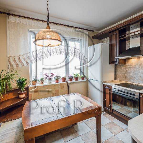 Продажа 3-комнатной квартиры 72 м², Академика Глушкова просп., 45