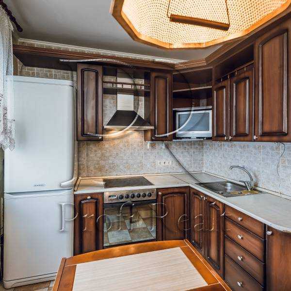 Продажа 3-комнатной квартиры 72 м², Академика Глушкова просп., 45