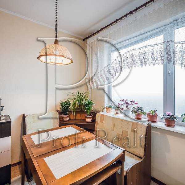 Продажа 3-комнатной квартиры 72 м², Академика Глушкова просп., 45