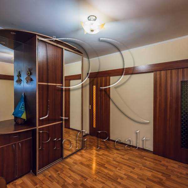 Продажа 3-комнатной квартиры 72 м², Академика Глушкова просп., 45