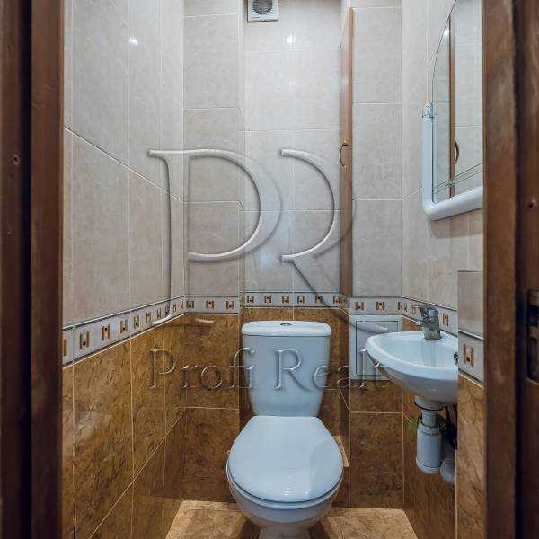 Продажа 3-комнатной квартиры 72 м², Академика Глушкова просп., 45