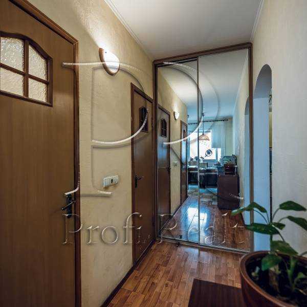 Продажа 3-комнатной квартиры 72 м², Академика Глушкова просп., 45
