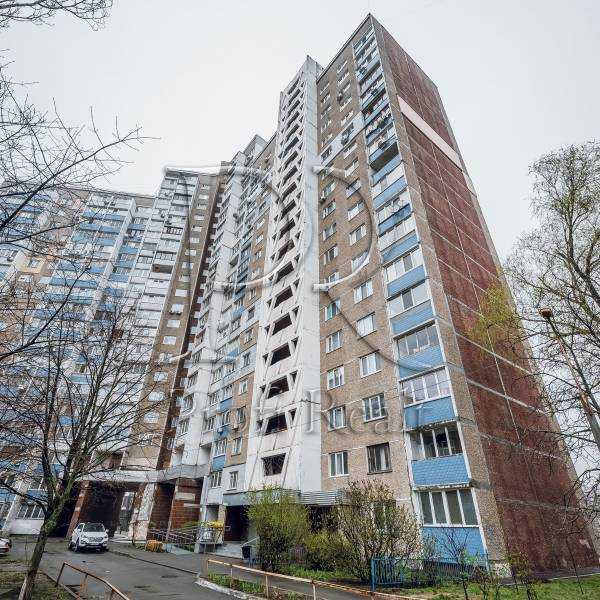 Продажа 3-комнатной квартиры 72 м², Академика Глушкова просп., 45