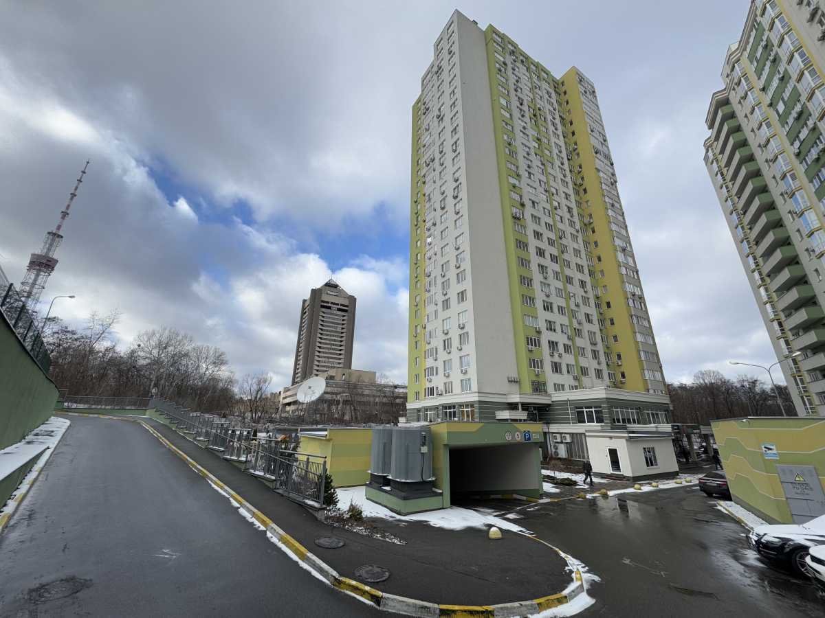 Продажа 3-комнатной квартиры 132 м², Герцена ул., 35А