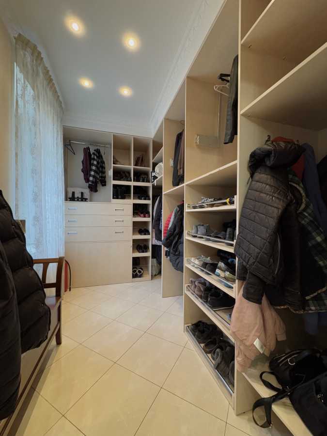 Продаж будинку 1023 м², Постишева, 1