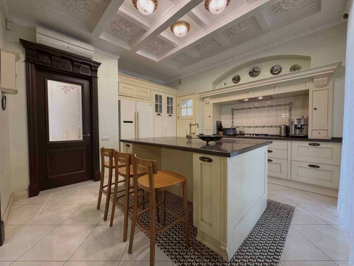 Продаж будинку 1023 м², Постишева, 1