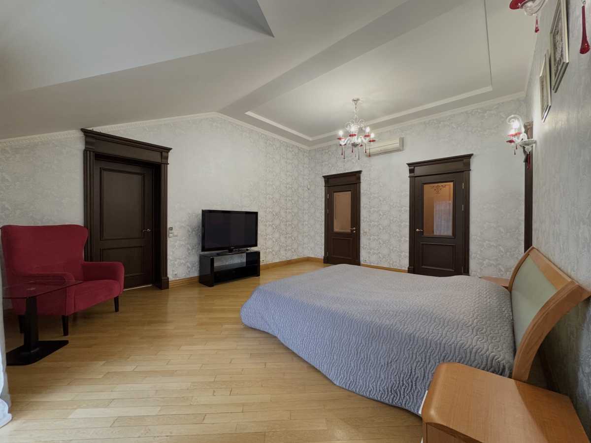 Продаж будинку 1023 м², Постишева, 1