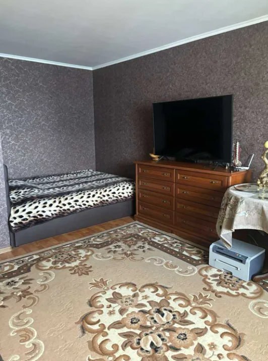 Продаж 1-кімнатної квартири 44 м², Металургів вул.