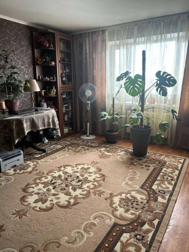 Продаж 1-кімнатної квартири 44 м², Металургів вул.