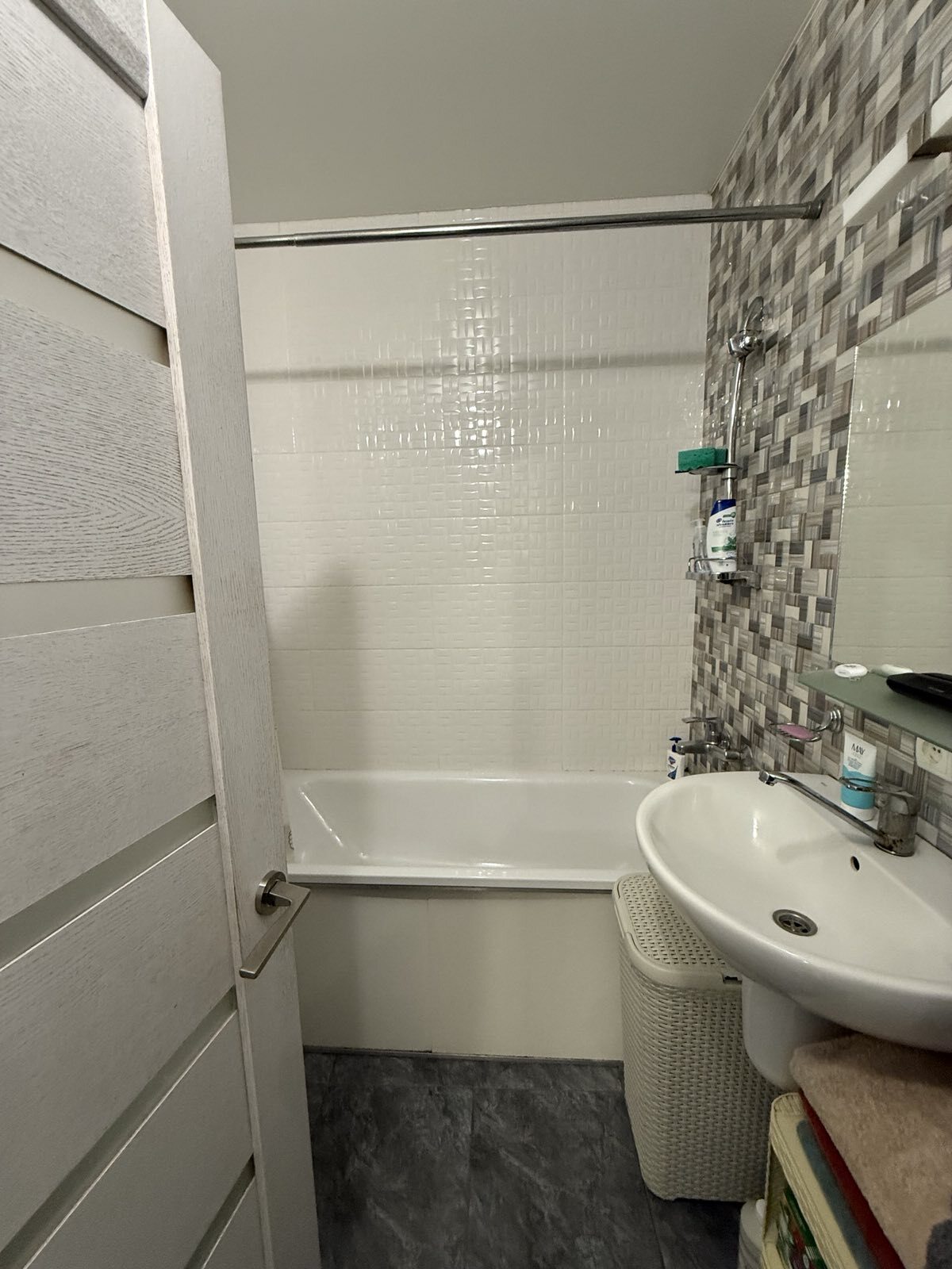 Продажа 1-комнатной квартиры 45 м², Массив Радужный ул., 22