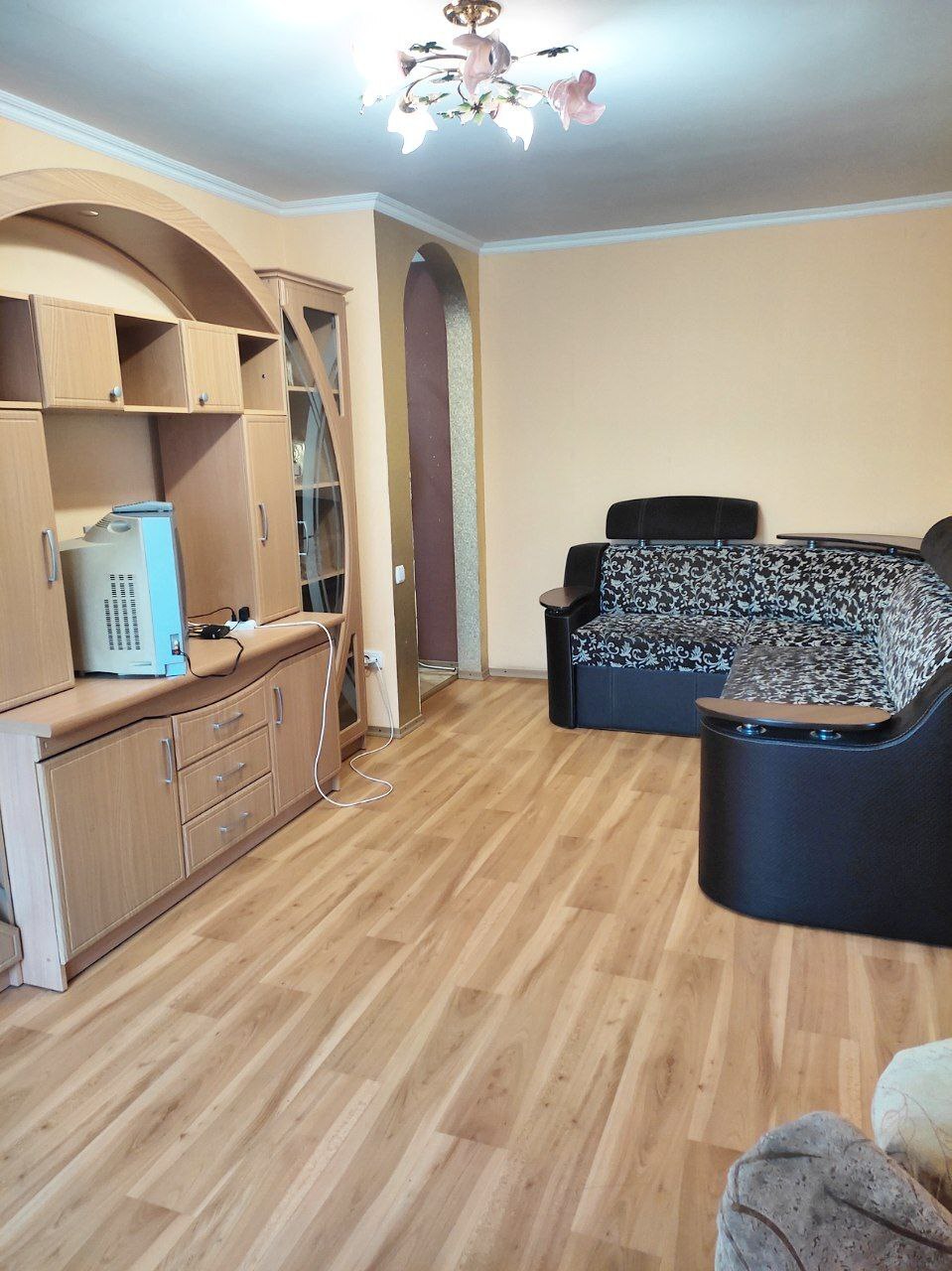 Продаж 2-кімнатної квартири 45.8 м², Першотравнева вул.