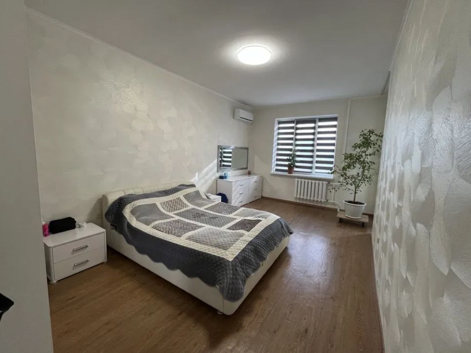 Продаж 1-кімнатної квартири 55 м², Небесної сотні просп.