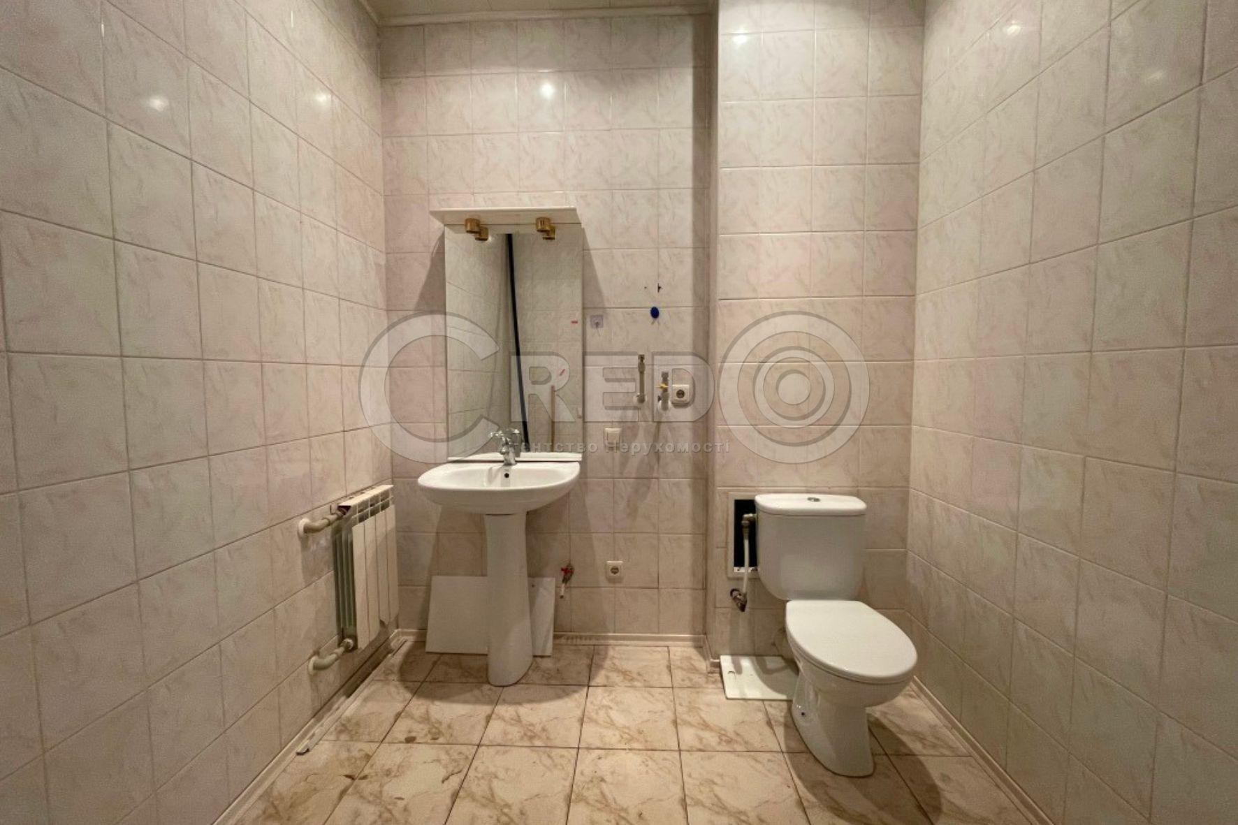 Оренда магазину 130 м², Есенина вул.