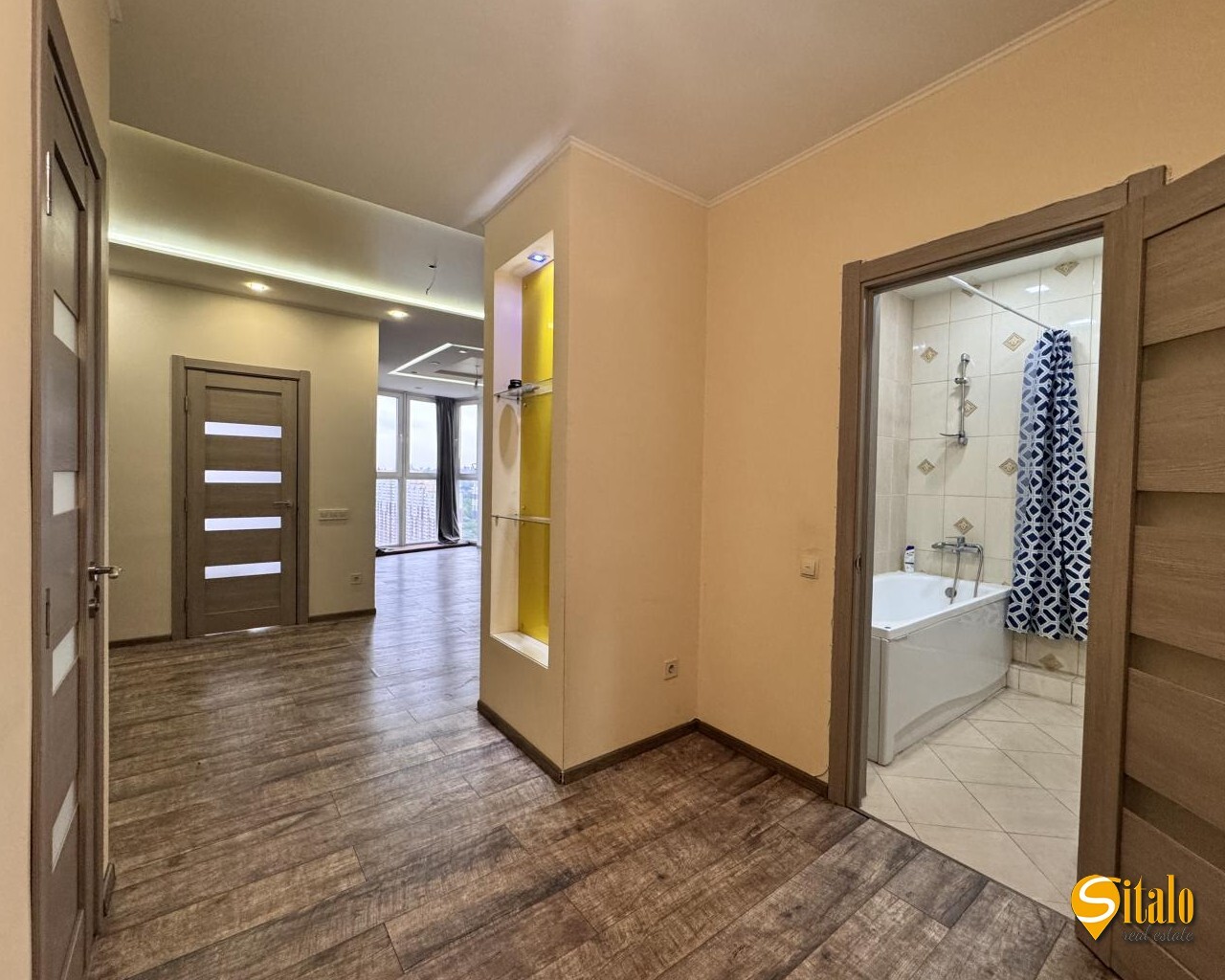 Продажа 1-комнатной квартиры 51 м², Драгоманова ул., 2Б